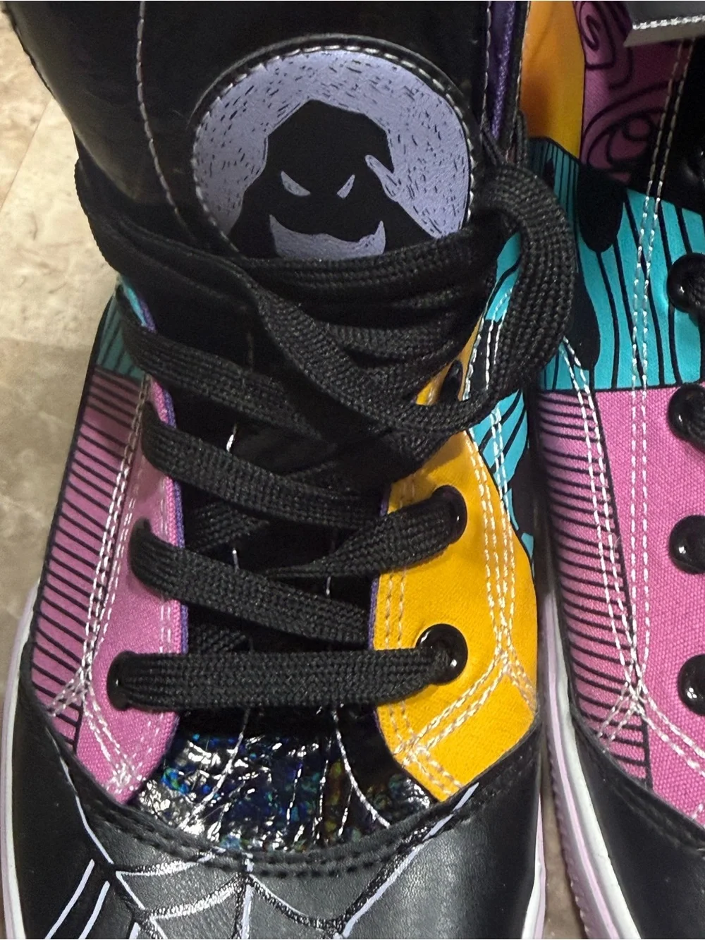 Nightmare Before Christmas Women’s High-Top Sneakers – Size 9